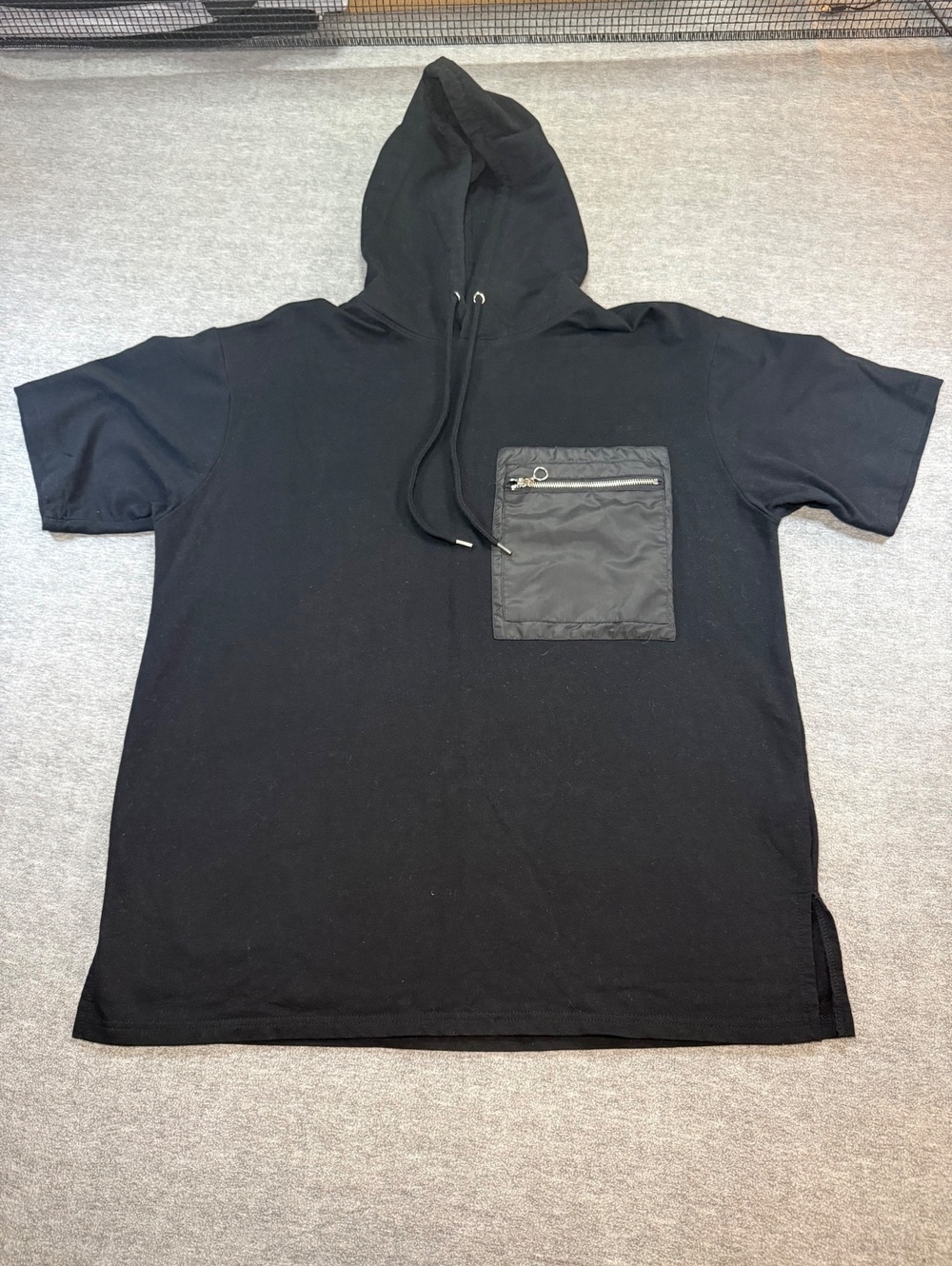 Forever 21 Men Hoodie T-Shirt XL Black Short Sleeve Zip Pocket Cotton Blend